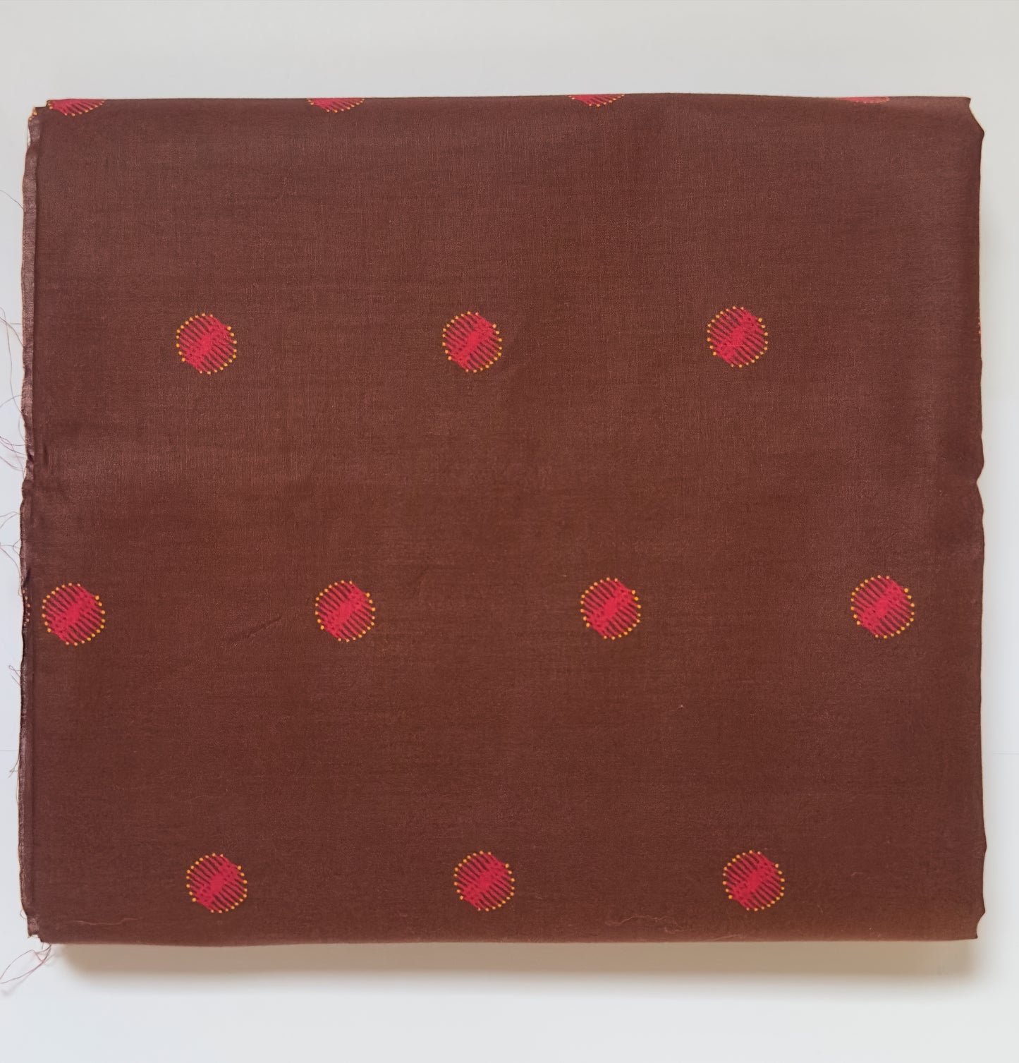 بوطيره | Dots Brown Tana Lawn