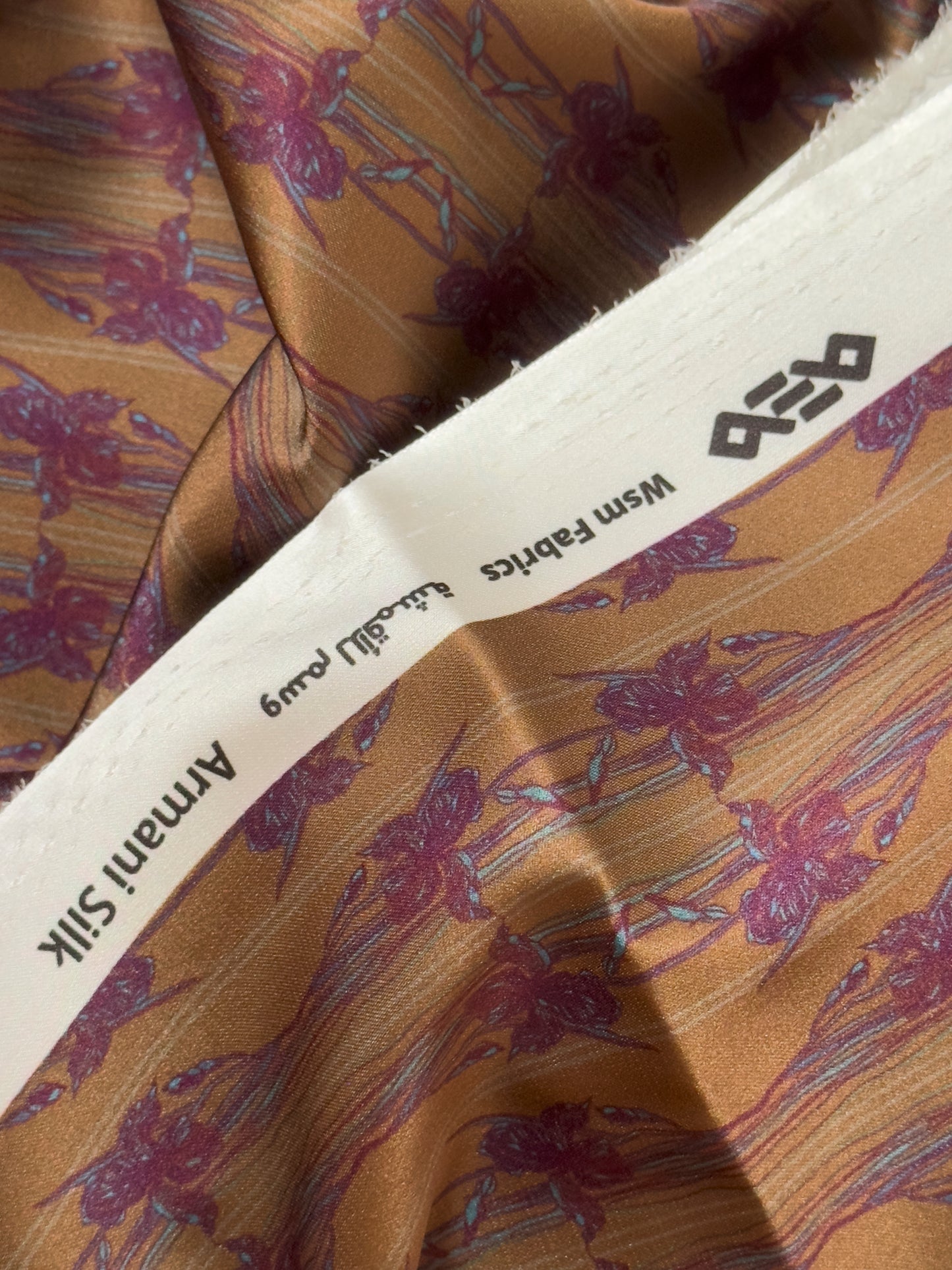 وردة السوسن | Iris Flower Olive Armani Silk