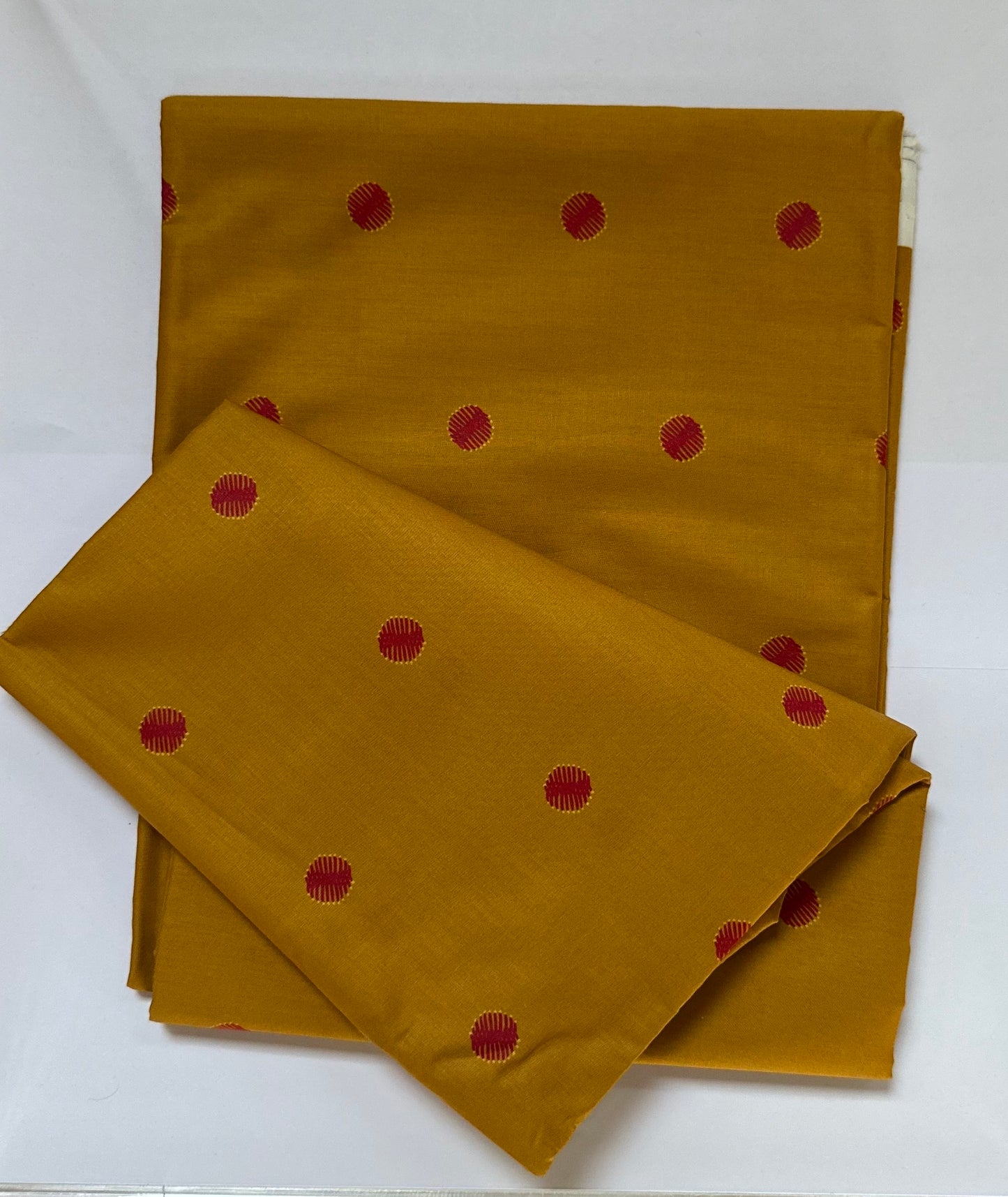 بوطيره | Dots Yellow Tana Lawn