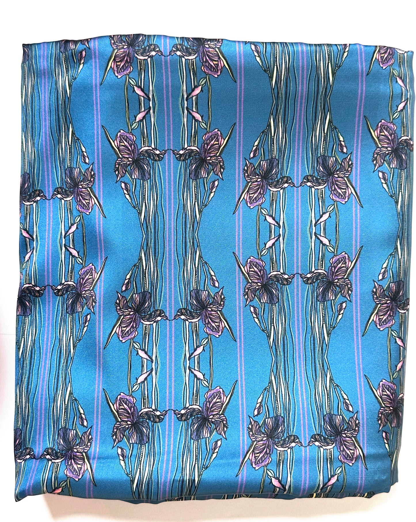 وردة السوسن | Iris Flower Blue Armani Silk