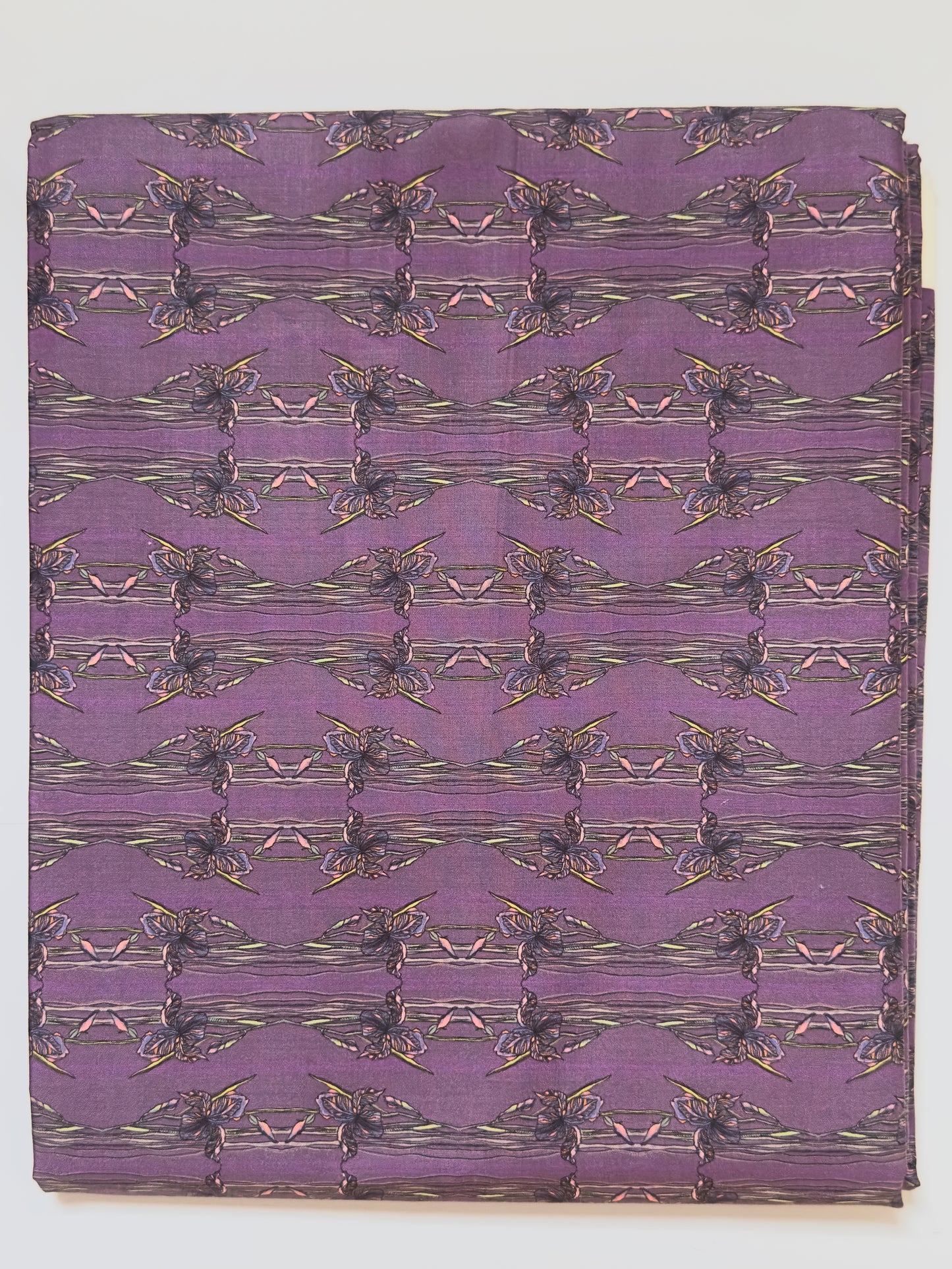 وردة السوسن | Iris Flower Purple Tana Lawn