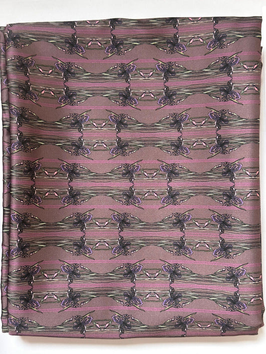 وردة السوسن | Iris Flower Gray Armani Silk